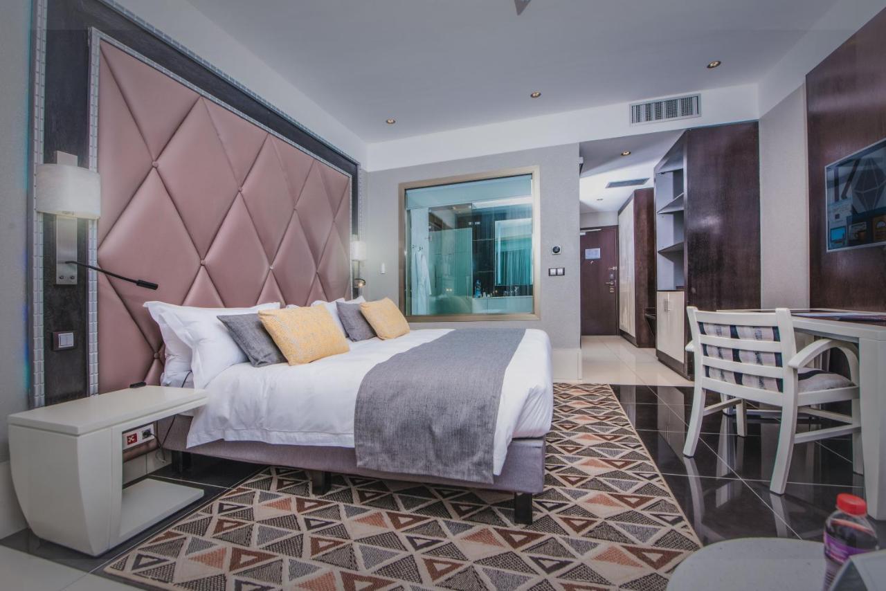 Krystal Palace Douala Extérieur photo